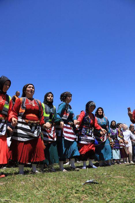 Trabzon'da Kadırga Yayla Şenliğinden renkli görüntüler 13